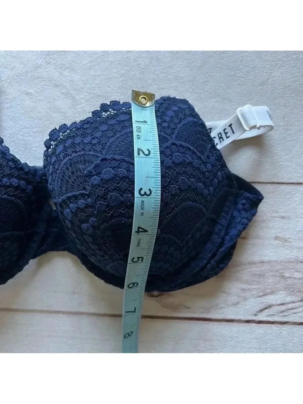 Victoria Secret T-shirt push-up full coverage navy blue  Bra 36B crochet girl